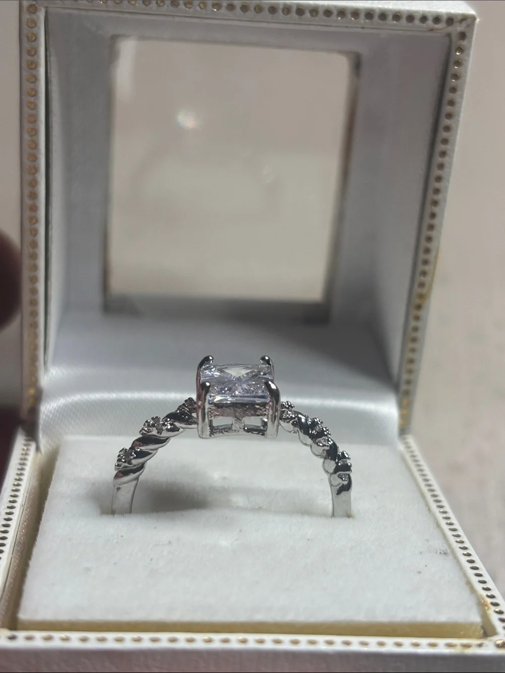 Independent shimmering clear